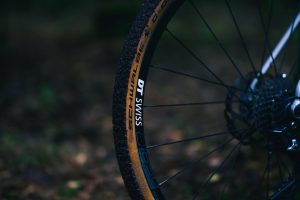 Peut-on Monter un Pneu Normal sur Jante Tubeless